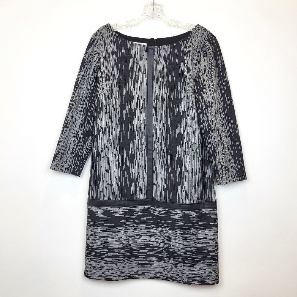 Maggy London Black Abstract Print Faux Leather Details Shift Dress, Size 8, GUC